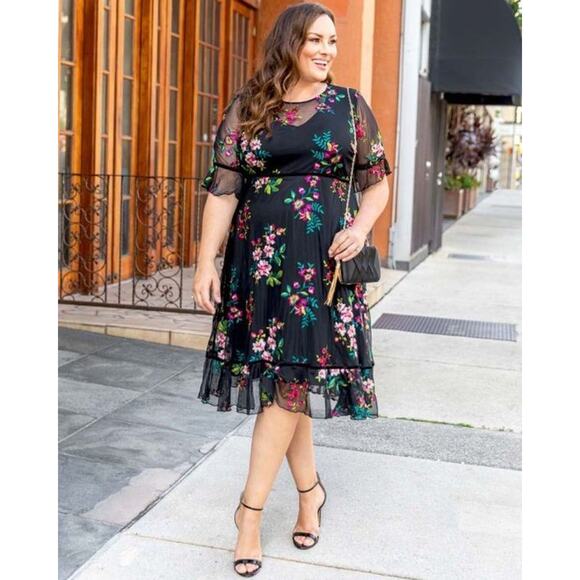 Kiyonna Dress Wildflower Style 4X Embroidered Flowers Velvet Trim Black Feminine - Picture 5 of 11